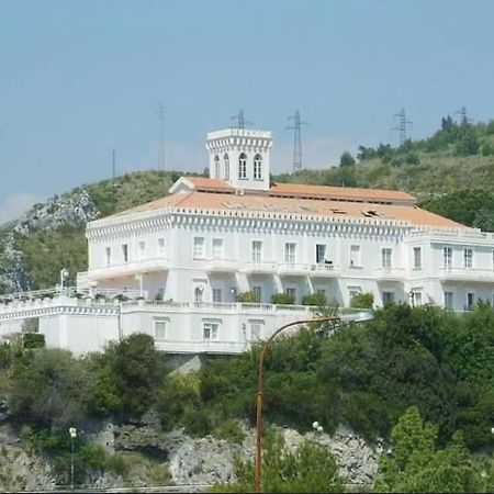 Appartamento Nel Fabbricato Denominato Il Castello Praia a Mare Exterior foto